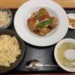 中華料理 煌華 - 酢豚定食（炒飯変更）1,030円