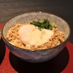 Isshin Kaneko - 鶏そぼろ丼 & 温度玉子