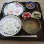 Inariya - ハムエッグ定食 630円　(2023.8)