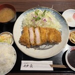 Tonkatsu Idomatsu - きなこ豚ロースカツ定食