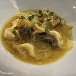 カーサ・デル・チーボ - 鱶鰭と蝦夷鮑と帆立貝柱をリピエノにしたトルテッリのインブロード