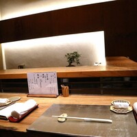 鮨処 石ばし - カウンター8席