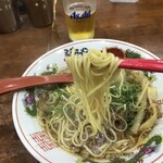尾道ラーメン たに - 麺リフト