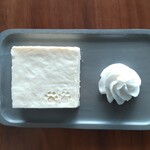 Kafe Ando Rirakuzeshon Nekonote - 土日限定白いチーズケーキ