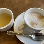 Jori Pasuta - ランチスープとカプチーノ