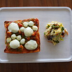 カフェ＆リラクゼーション ねこのて - マルゲリータトースト