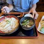 Teuchi Udon Jiyuuseki - 息子の好きな、肉汁つけうどん（特盛！）＋季節の野菜天