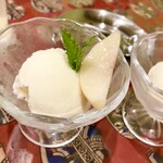 リトルスパイス - 今日は白桃♬