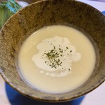 別邸KURO - 大根のポタージュスープ