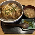 かたのうどん - カツ丼{普通}+味噌汁付き