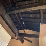 別邸KURO - 夕食後ベッドから天井を撮すと、ロッジのような趣が