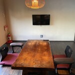 別邸KURO - ダイニングも至近距離から撮るとまた違った雰囲気が