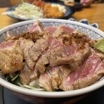 Marusa Suisan - マグロハラミのステーキ丼①