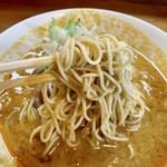 さんくるげ - ストレート麺はスープがよく絡みます。