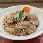 燃えよ麺助 - 炙りチャーシュー丼