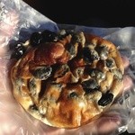 ベーカリー 麦の四季 - 名物黒豆パン