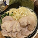 横浜家系ラーメン 龍馬家 - 