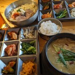 中庄韓国料理専門　シクタン - 手間・タッカンマリ。奥・韓国冷麺。