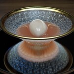 Yama - ラベンダーアイスと桃のソース