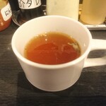 魚介油そば春日亭 中野店 - 食前スープ