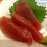 大都会 - 選べる刺身２点盛り 450円(税込)(2023年8月25日撮影)