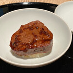 膳処末富 - 薪焼き牛ひれ丼 玉葱ソース