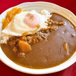 Pコック - 目玉焼のせカレーライス