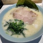 丸花 - 塩豚骨ラーメン   700円