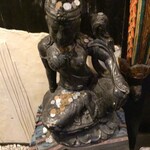 ラマイ - 外観 像にはお賽銭が