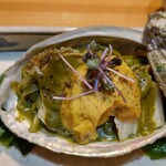 御料理 良所 - 鮑は片貝なのに二枚貝になってる(笑)楽しい♪