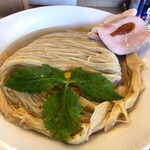 めん処 きよ洲 - キレイに畳まれた細麺がたっぷり！