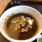 めん処 きよ洲 - 4種の醤油とバルサミコ酢と脂、サバ節の香りとビター感がいい！