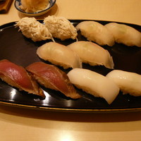 今よし - 墨烏賊、藁であぶったかつお、鯛、ヒラメ、白魚