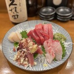 檍食堂 - 刺し盛りも圧巻のボリューム
