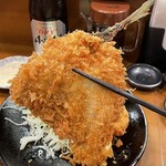 檍食堂 - なんとか箸で持ち上げられるレベル。デカい！