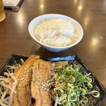 たかばしラーメン - ガバチョ・小ライス（下のエビ天とセットで¥330）