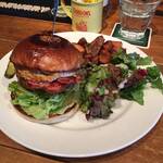 ザ・コーナー ハンバーガー＆サルーン - 