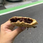 根津のたいやき - 餡子ぎっしりのたい焼き