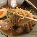 梅光軒 - 旭川らしい中細低加水縮れ麺