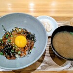 Hibiya Shimane Kan - 寒シマメ丼、たくわん、シジミの味噌汁