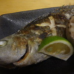 魚と酒　太古福 - イサキ塩焼きアップ