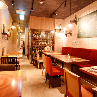 A casual and stylish Italian Cuisine bar. Banquets for up to 30 people are also possible.