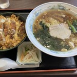 喜楽亭食堂 - 醤油ラーメン+カツ丼950円