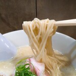 らーめんMAIKAGURA - 【白トリュフ香る鶏白湯麺】