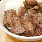 丼やまの - この一口サイズがちょうど良い塩梅