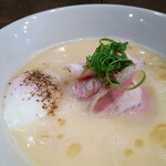 らーめんMAIKAGURA - 【白トリュフ香る鶏白湯麺】