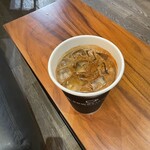 DOWNSTAIRS COFFEE - Latte（Iced）上から