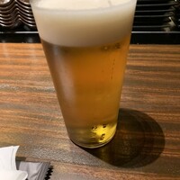 鉄板焼き 牛鳴 - まずはエビスビールで