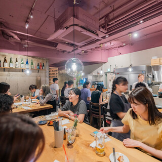 温かみのある落ち着いたお洒落な空間。貸切利用も可能です