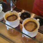 コスモスコーヒー - 入れ方を伝授中